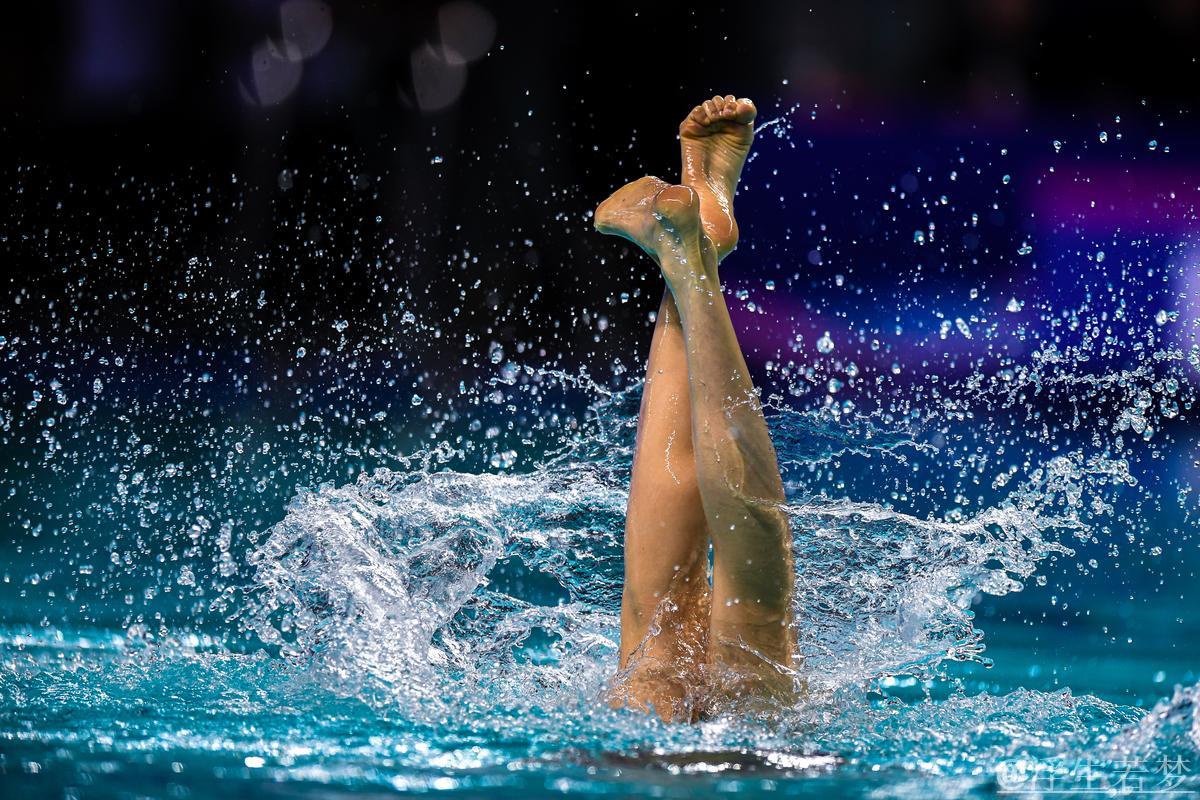 花样游泳观赛视角:水面观艺术,水下看技术 花样游泳观赛视角:水面观艺术,水下看技术