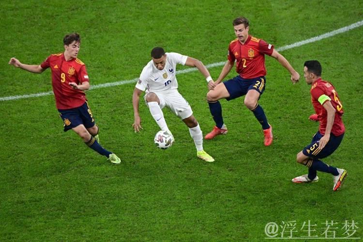 亚马尔金球挑战欧国联26亿巅峰之战，胜者角逐决赛对阵C罗